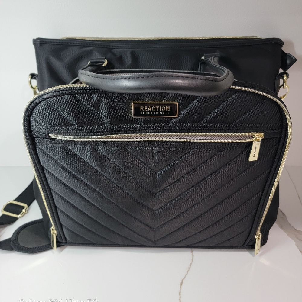 Kenneth Cole Reaction Chelsea Messenger Bag - Picture 3 of 9